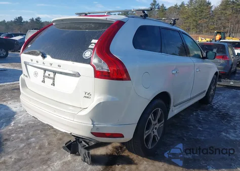2015 Volvo Xc60 T6 Platinum from USA, damaged, VIN YV4902RM3F2744307